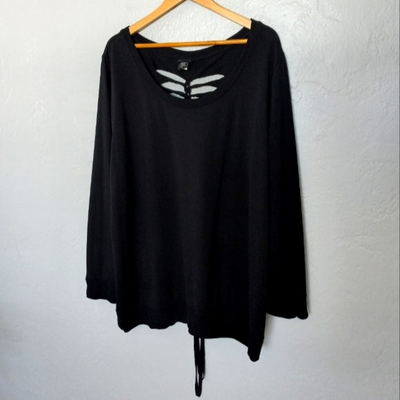 Torrid 4X Rocker Back Slash Black Sweatshirt - Picture 3 of 16